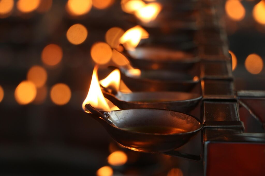 レンタカーの割引を受けるために使えるクレジットカードは？