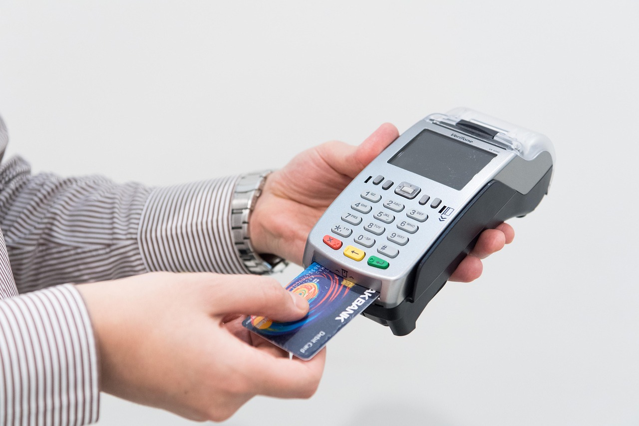 高還元クレジットカードを使った交通費精算の効率的な方法は？