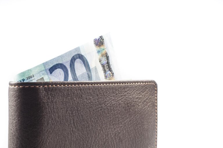 月20万円利用のクレジットカードで高還元を得る方法は？